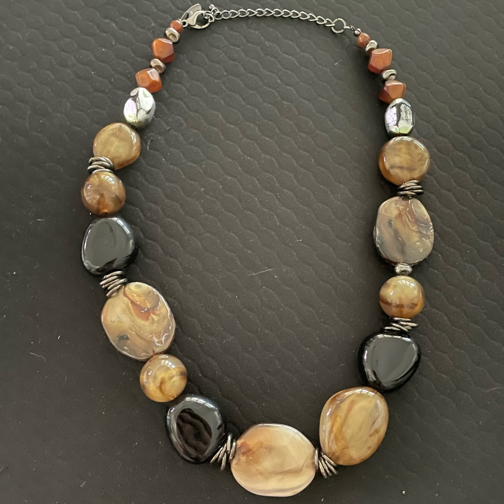 Beaded Stone Short Necklace Silver Tone Chain Adjustable Length 8$